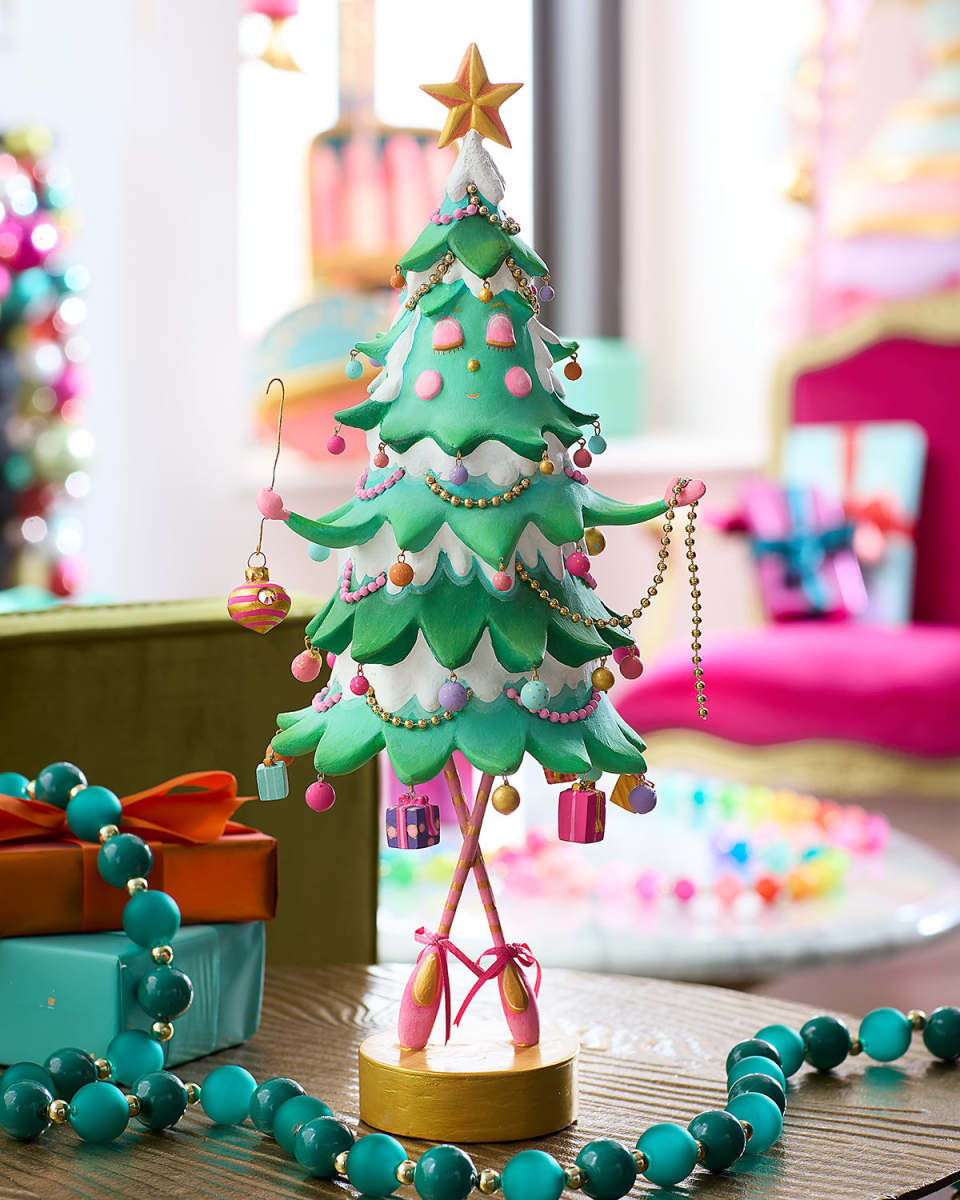 Pinesy On Point Christmas Tabletop Figure, 18.5"